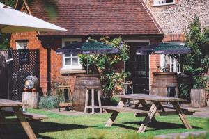 Giardino di The Stag and Huntsman at Hambleden