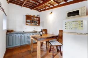 Η κουζίνα ή μικρή κουζίνα στο Casa Rural Los Llanillos