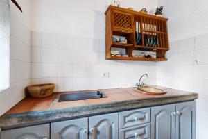 Η κουζίνα ή μικρή κουζίνα στο Casa Rural Los Llanillos +22 φωτογραφίες