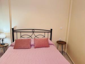Postel nebo postele na pokoji v ubytování GnA Place - Stylish and Cozy Apartment in the Heart of the City By Villa Mana Gers
