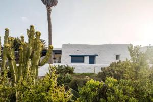 Vonkajšia záhrada v ubytovaní Seaside Villa La Graciosa