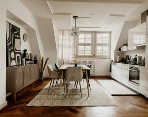 Kuchyň nebo kuchyňský kout v ubytování Stilvolle Maisonette im Herzen der Stadt