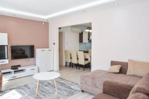 Posedenie v ubytovaní Helga apartman