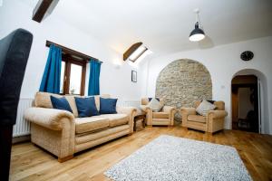 Posezení v ubytování Stone cottage in rural Pembrokeshire