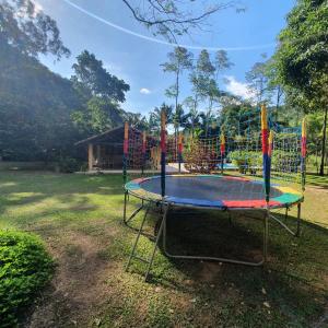 Ο χώρος παιχνιδιού για παιδιά στο Pousada Sitio Ceu de Estrelas, Paraiso Cinematográfico!!