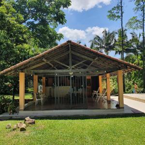 Κήπος έξω από το Pousada Sitio Ceu de Estrelas, Paraiso Cinematográfico!!