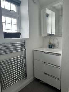 Koupelna v ubytování La Mer + 56 fotografií