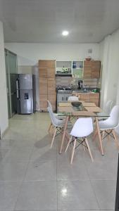 Kuchyň nebo kuchyňský kout v ubytování Apartamento Los Pinos