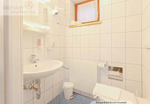 A bathroom at Edelweißhof