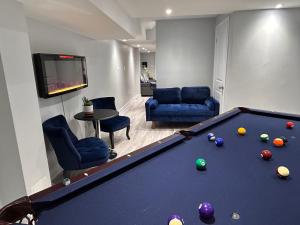 Tavolo di biliardo di Ravine Retreat - 3RM Suite, 2BD, 1 WR, Pool, Sauna