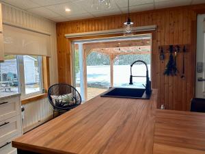 Кухня или мини-кухня в Chalet la famille Savard
