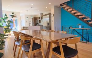 Φωτογραφία από το άλμπουμ του Denver Lower Highlands Modern Home στο Ντένβερ