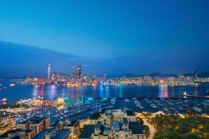 Pemandangan umum bagi Hong Kong atau pemandangan bandar yang diambil dari hotel