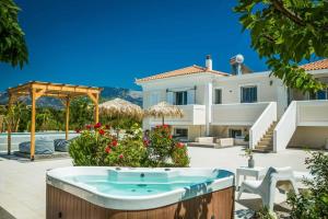 Gallery image of Villa Ai Ηelis Beach in Svoronata