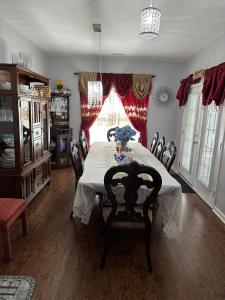 Gambar di galeri bagi Bedroom in Modern Home near Myrtle Beach SC di Conway