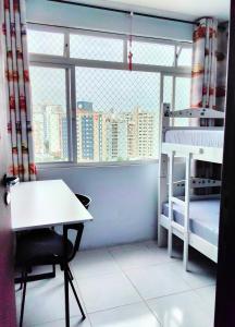 Fotografie z fotogalerie ubytování Apartamento no centro do Florianópolis. todos os móveis e ventiladores, Wi-Fi, cozinha completa, Acomoda até 4 pessoas. No coração de Florianópolis perto de tudo! Desfrute do centro e trapeche de beiramar norte de Floripa com uma bela caminhada . v destinaci Florianópolis