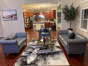Χώρος καθιστικού στο A Luxurious Retreat