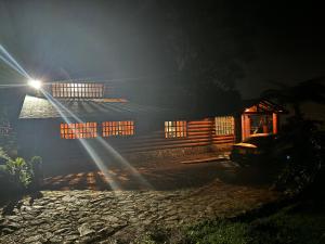 Gambar di galeri bagi Chalet con jacuzzi en Dapa di Dapa
