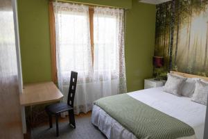 Łóżko lub łóżka w pokoju w obiekcie EARRA - Villa Eki - 2 garajes, playa a 7 min a pie
