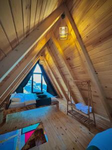 Katil atau katil-katil dalam bilik di sataplebungalov