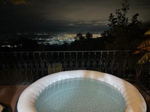 Gambar di galeri bagi Chalet con jacuzzi en Dapa di Dapa +6 gambar