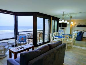 Posezení v ubytování Shell Island Resort - All Oceanfront Suites