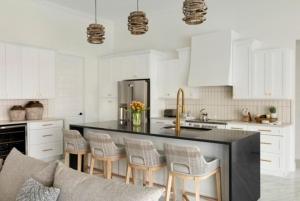 Galeriebild der Unterkunft Bougee Waterfront with Salt Water Pool, Spa, and Game Room in Cape Coral + 43 Fotos