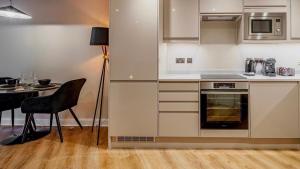 Η κουζίνα ή μικρή κουζίνα στο Chic 1 Bed Apartment, Leeds City Centre
