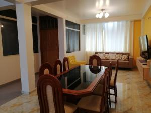Μια τηλεόραση ή/και κέντρο ψυχαγωγίας στο loft luxury in pucallpa 2hab 2bath