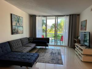 Гостиная зона в Ocean front 1 bedroom in Tropical Paradise
