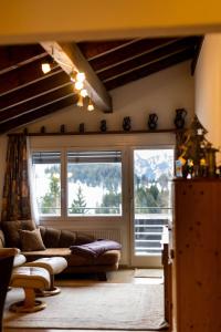 Area soggiorno di Alpenblick Loft neben Skilift in Amden Arvenbüel