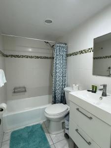 Ванная комната в Ocean front 1 bedroom in Tropical Paradise