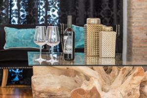 BiBo Suites Oro del Darro italokat is kínál