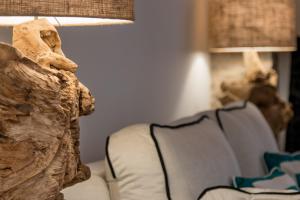 A seating area at BiBo Suites Oro del Darro