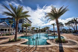 Πισίνα στο ή κοντά στο Carolina Beach Club 525