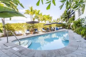 Bazén v ubytování Oceanside Hotel and Suites nebo v jeho okolí