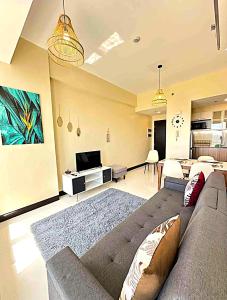 Una cocina o cocineta en SeaBu Properties 8 fotos más