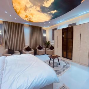 Postel nebo postele na pokoji v ubytování شقه فندقيه فاخره غرفتين نوم باثاث وديكور فخم