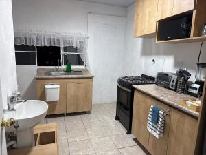 Apartamento en Cobán casa Azul的厨房或小厨房