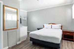 صورة لـ Private Room w Bath Kitchen Access in Brownstown في Woodhaven