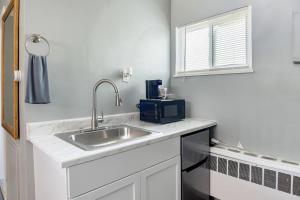 صورة لـ Private Room w Bath Kitchen Access in Brownstown في Woodhaven