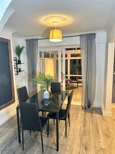 Χώρος καθιστικού στο The comfort House - Cosy 3 Bedroom house