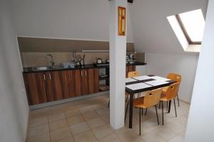 Η κουζίνα ή μικρή κουζίνα στο Villa in Brenna near Ski Lifts & Pool