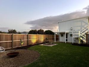 Magpie Sands - Coastal Escape & Wine Country - Beachside Getaway外面的花园
