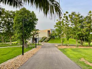 Κήπος έξω από το Hakuna Matata Villas Phrae