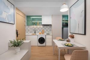 Η κουζίνα ή μικρή κουζίνα στο Adoor Suites Shenzhen