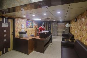 Fotografie z fotogalerie ubytování Capital O Crown Inn Near Appu Ghar v destinaci Gurgáon