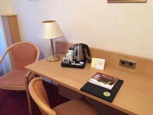Fasilitas pembuat kopi dan teh di Hotel Benn