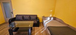 Et opholdsområde på Апартамент Сотирови + 19 billeder