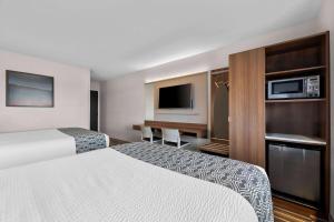 Kuchyň nebo kuchyňský kout v ubytování Microtel Inn & Suites by Wyndham Sweetwater